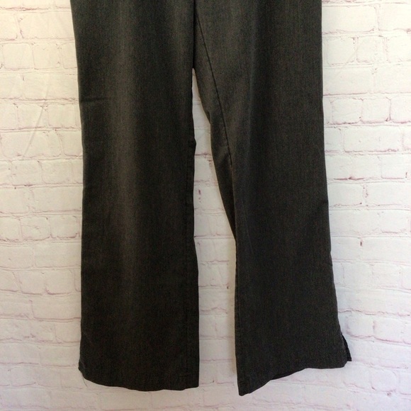 Grey’s Anatomy Grey Scrub Pants - Picture 3 of 10